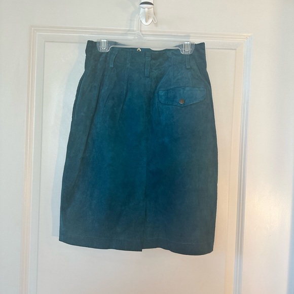 Vintage 90’s West Bay Leather Suede Teal Pleated Skirt, Size XS/S - Picture 7 of 9